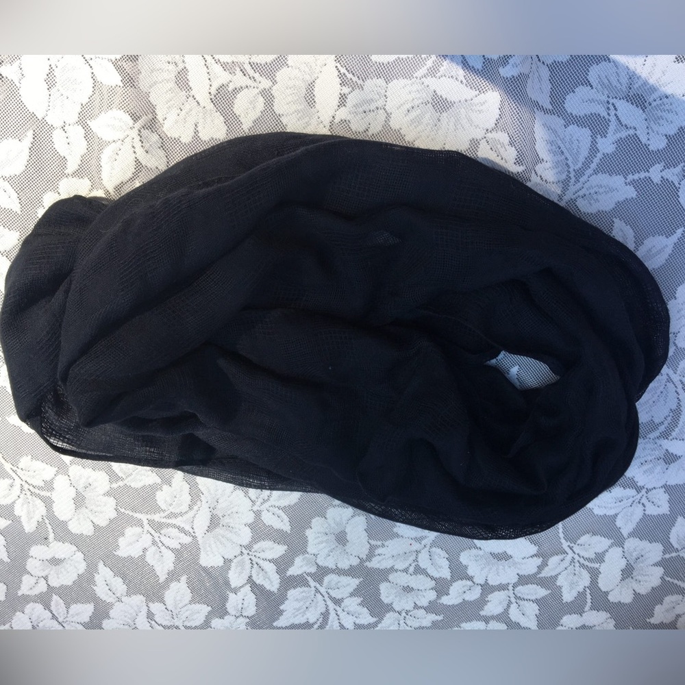 Infinity scarf black